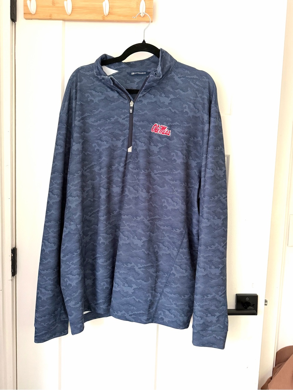 Ole Miss Navy Camo Quarter-Zip Pullover Men’s XXL Cutter & Buck